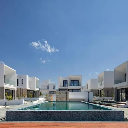 Willa Avalon 1 1 Communal Pool *