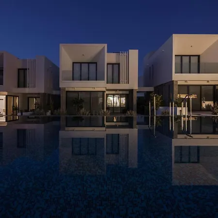 Avalon 1 1 Communal Pool *
